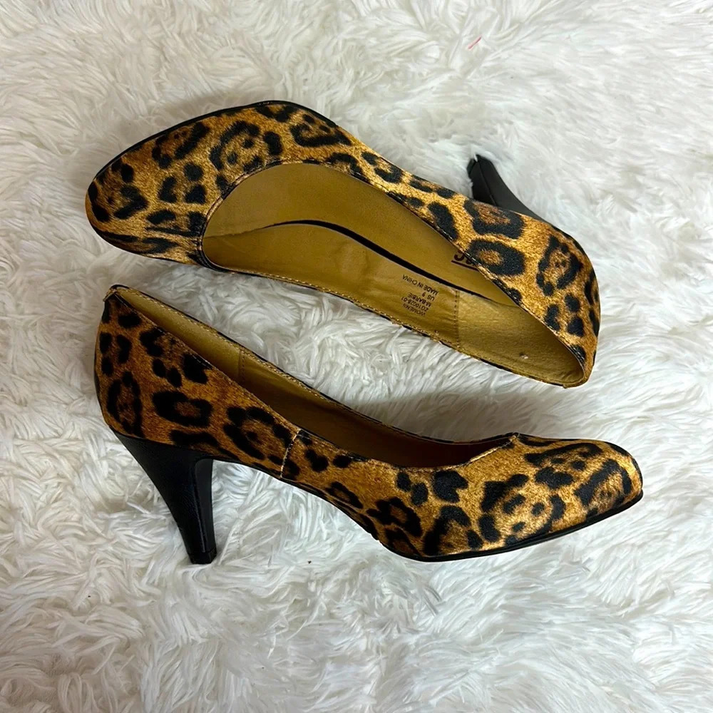 Mix No. 6 Pumps ( M Barbie) NEW Sz9